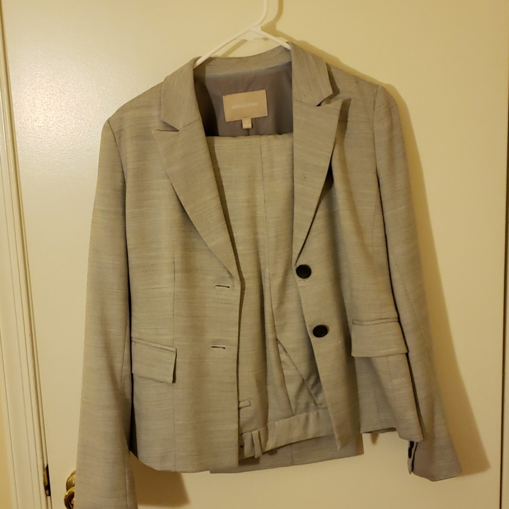 Pant suit